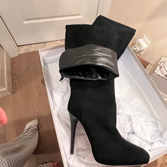 Jimmy Choo boots from the 2024 collection runway new  never worn brand new - Picture 9 of 11